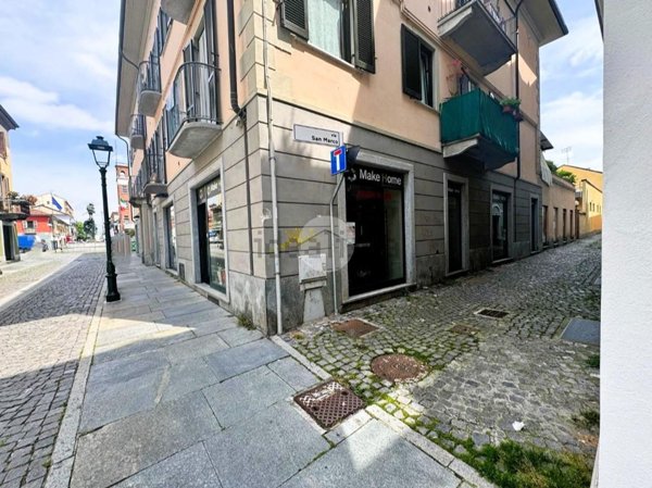 negozio in affitto a Chivasso