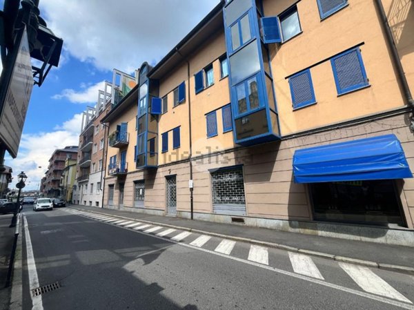 negozio in affitto a Chivasso