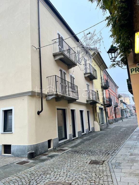 negozio in affitto a Chivasso