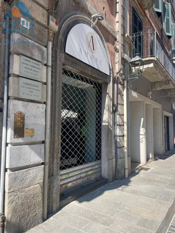 negozio in affitto a Chivasso