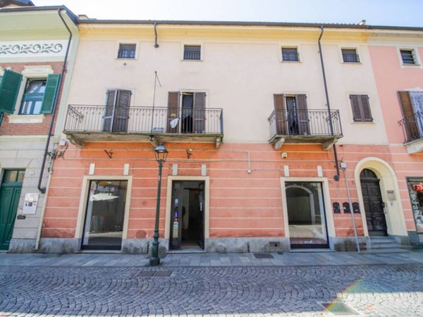 negozio in affitto a Chivasso