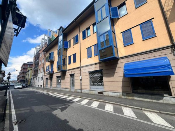 negozio in affitto a Chivasso