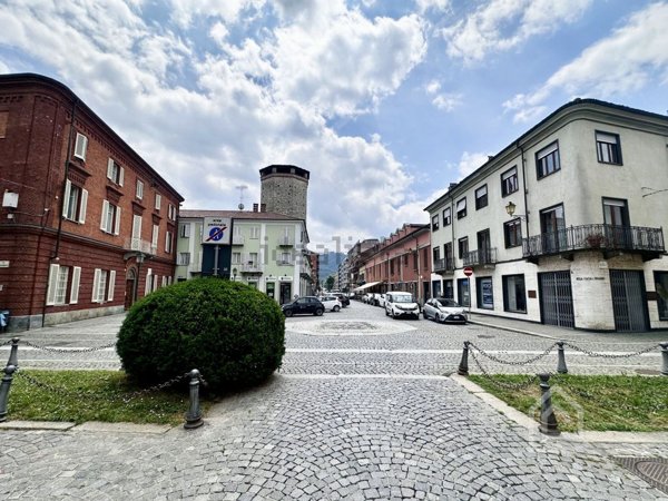 negozio in affitto a Chivasso