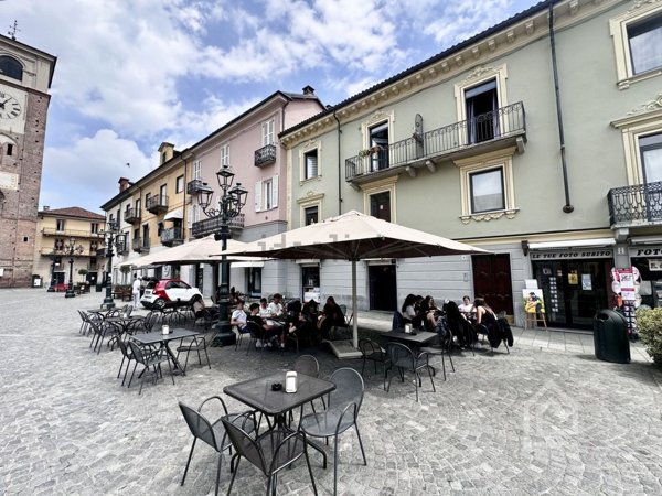 negozio in affitto a Chivasso