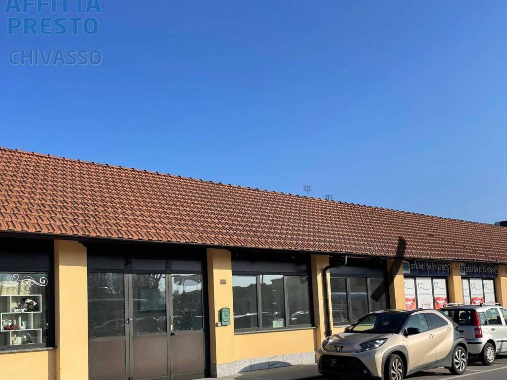 negozio in affitto a Chivasso