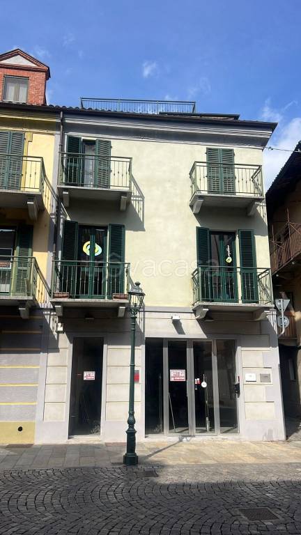 negozio in affitto a Chivasso