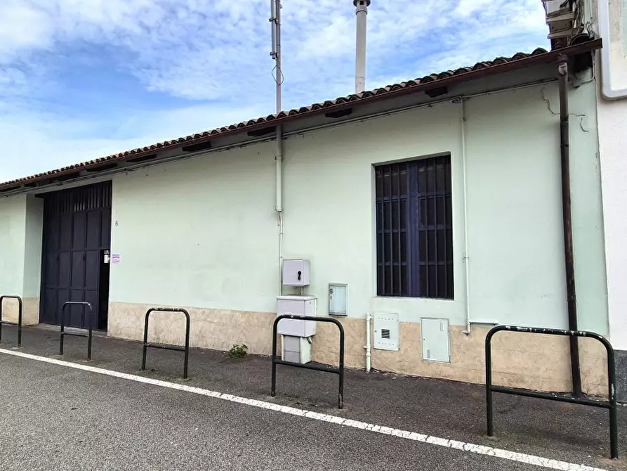 locale commerciale in affitto a Chivasso