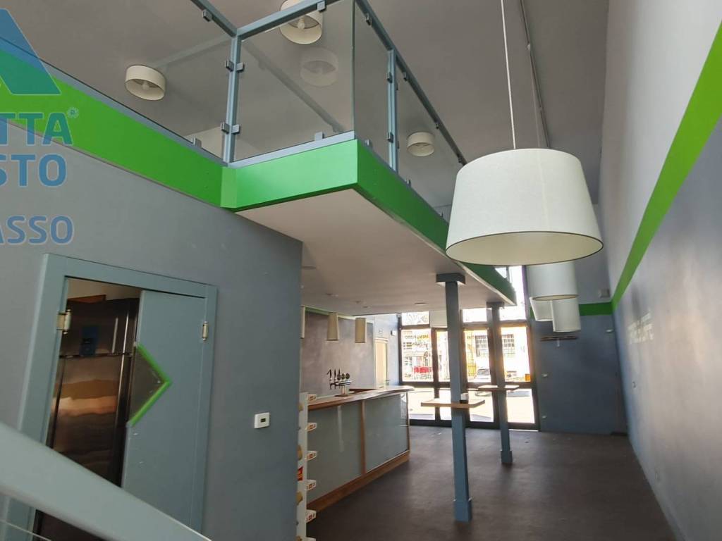 negozio in affitto a Chivasso