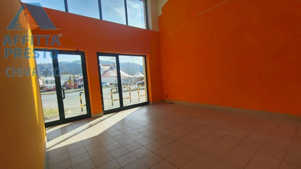 locale commerciale in affitto a Chivasso