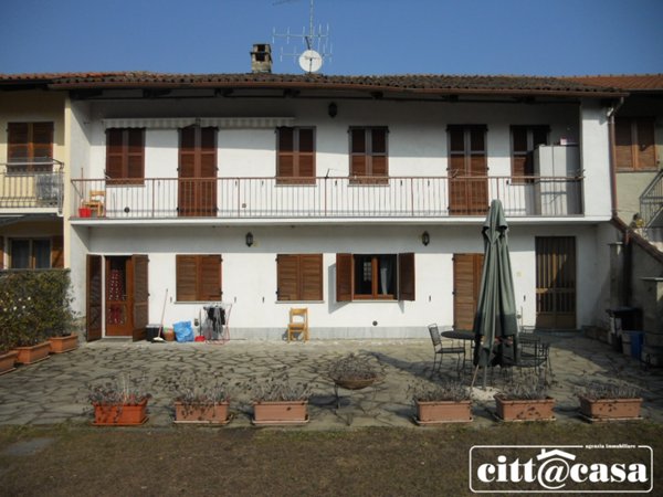 casa indipendente in affitto a Chivasso