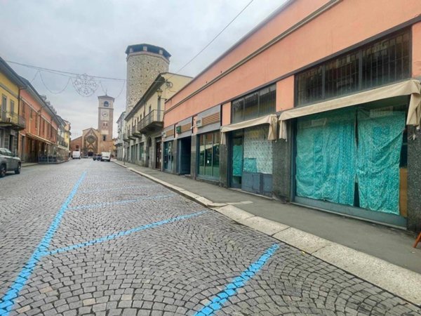 negozio in affitto a Chivasso