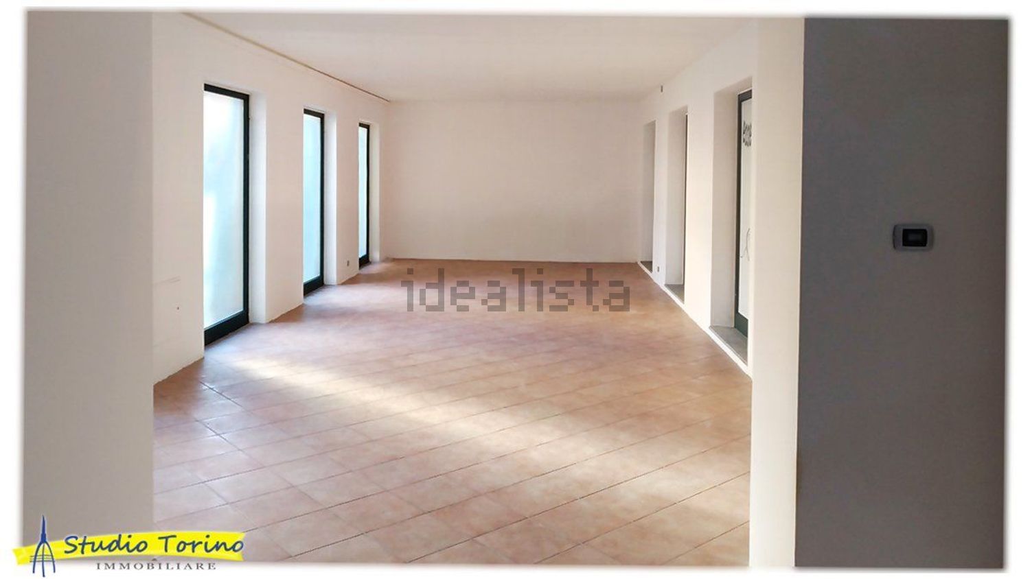 locale commerciale in affitto a Chivasso