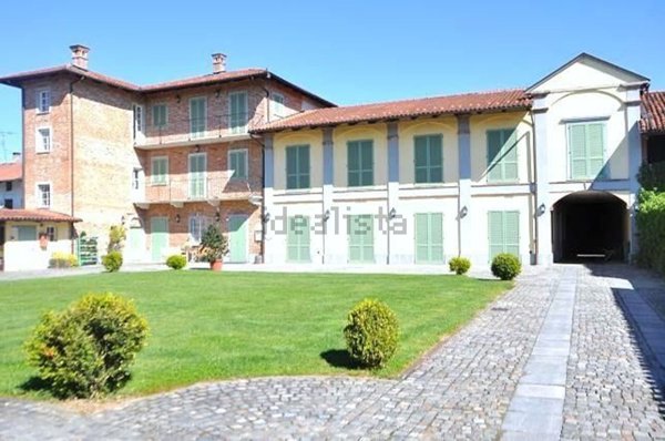 negozio in affitto a Chivasso in zona Boschetto