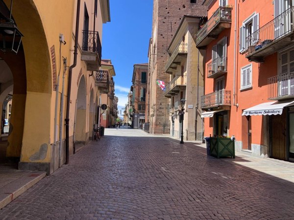 negozio in affitto a Chivasso