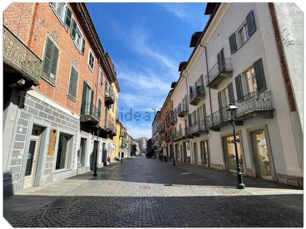 locale commerciale in affitto a Chivasso