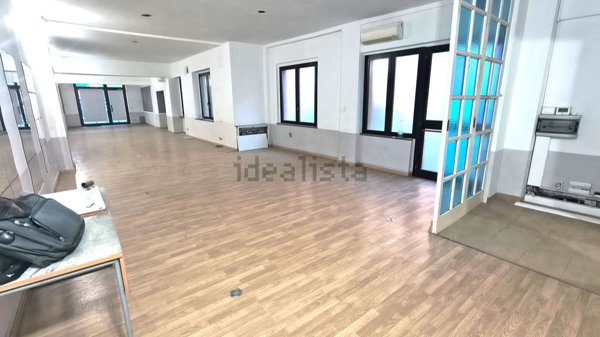 locale commerciale in affitto a Chivasso