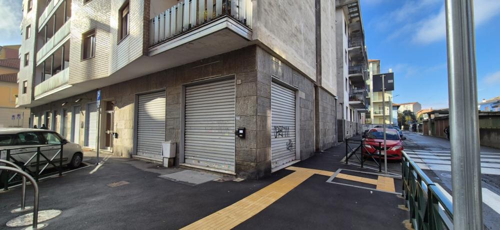 locale commerciale in affitto a Chivasso