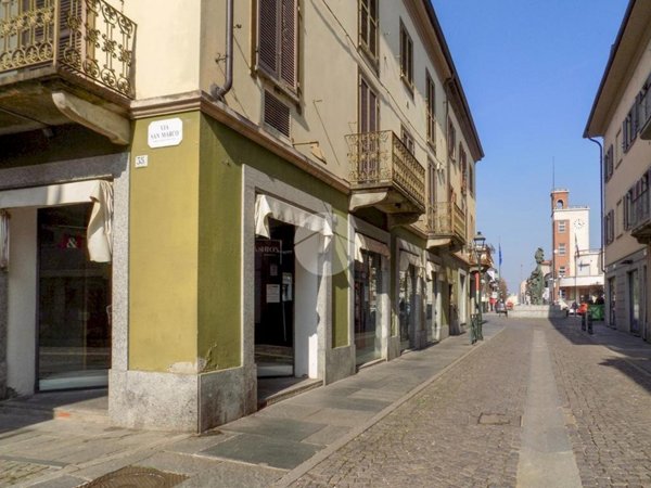 negozio in affitto a Chivasso