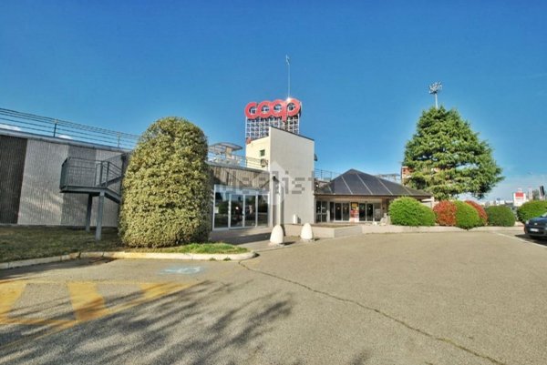 negozio in affitto a Chivasso