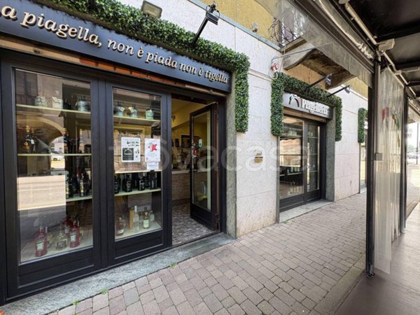 negozio in affitto a Chivasso