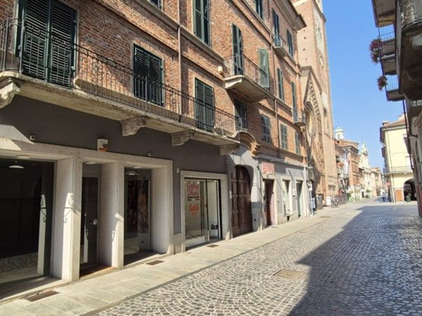locale commerciale in affitto a Chivasso