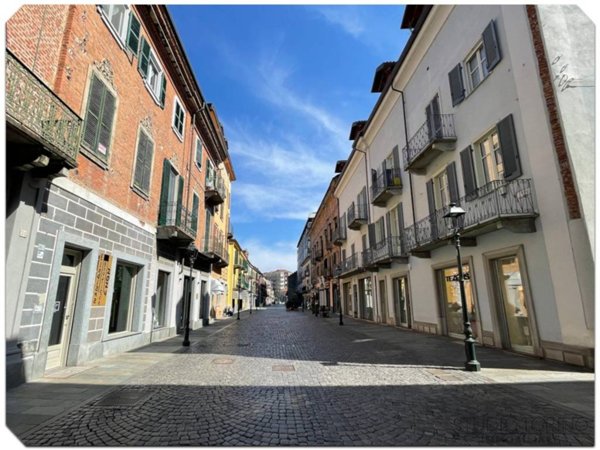 locale commerciale in affitto a Chivasso