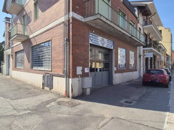 negozio in affitto a Chivasso
