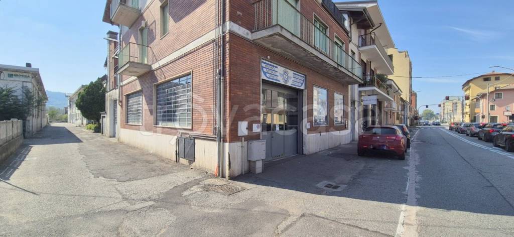negozio in affitto a Chivasso