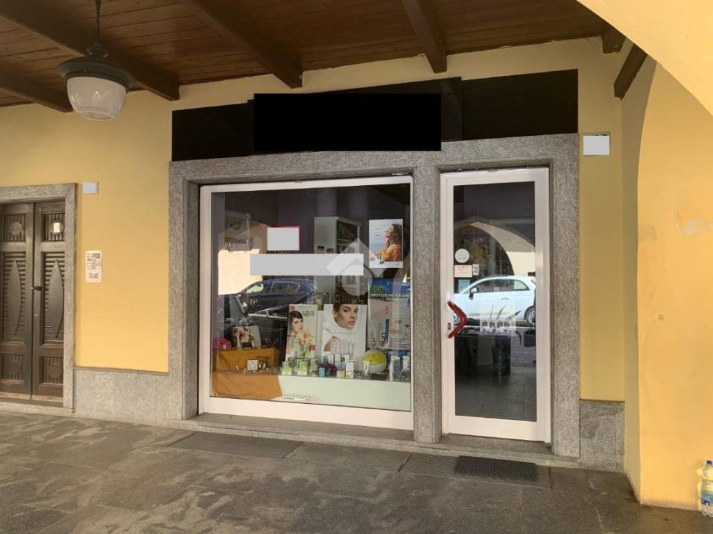 negozio in affitto a Ciriè