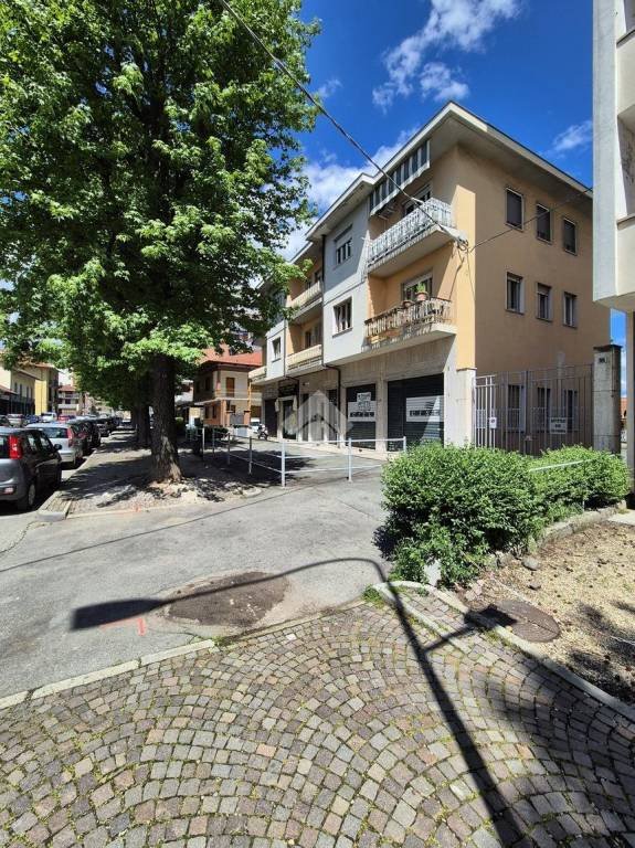 negozio in affitto a Ciriè