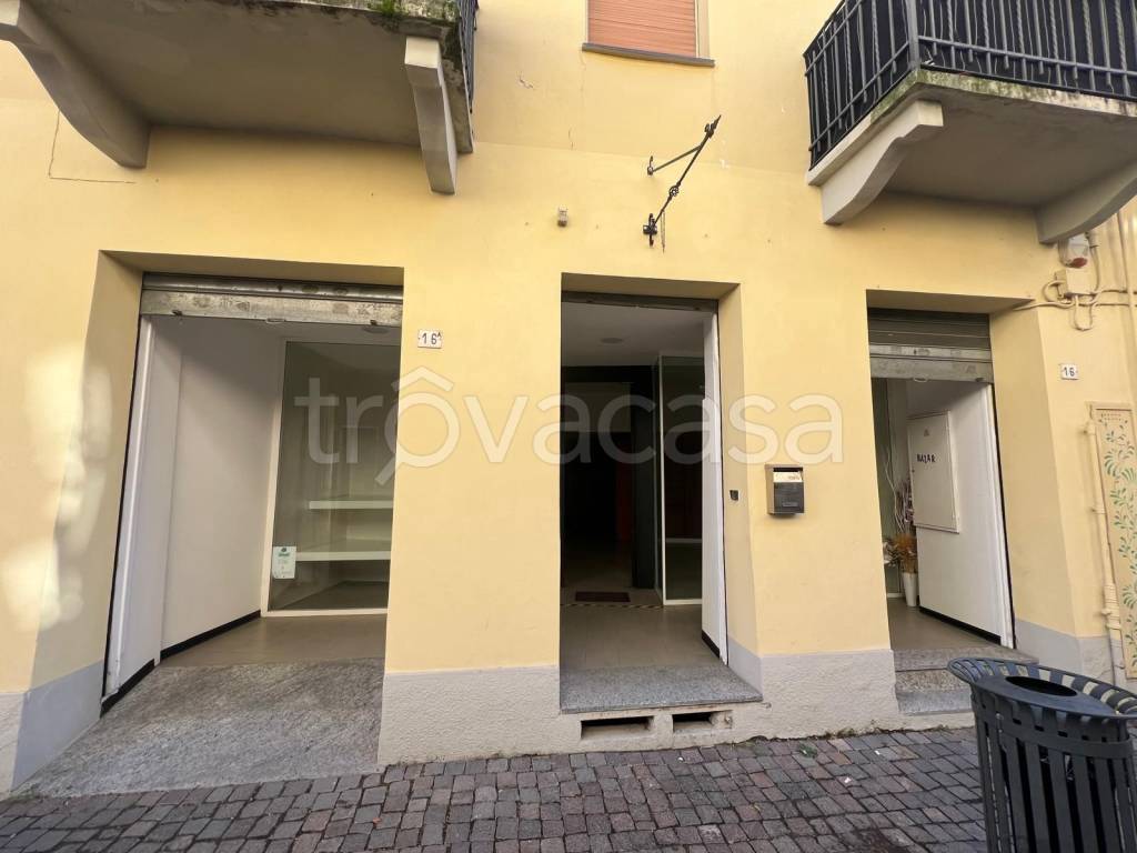 negozio in affitto a Ciriè