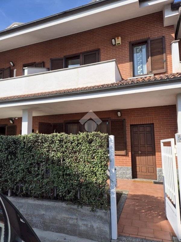 casa indipendente in affitto a Ciriè