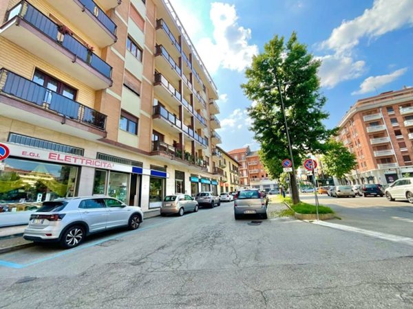 negozio in affitto a Ciriè