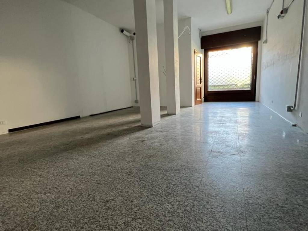 negozio in affitto a Ciriè