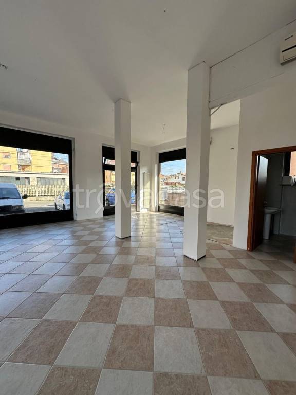 negozio in affitto a Ciriè