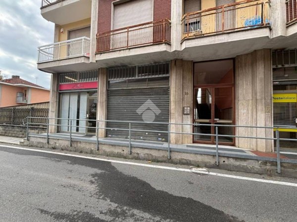 negozio in affitto a Ciriè in zona Devesi