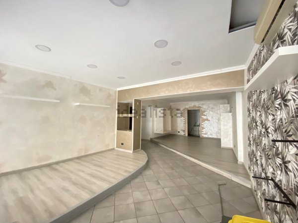 locale commerciale in affitto a Ciriè