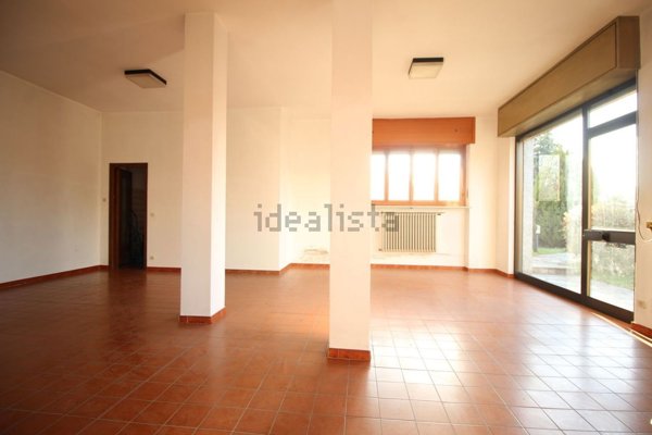 negozio in affitto a Ciriè