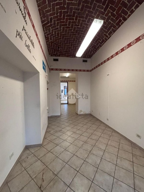 locale commerciale in affitto a Ciriè