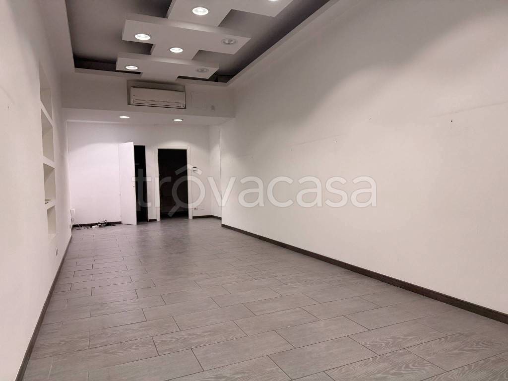 negozio in affitto a Ciriè