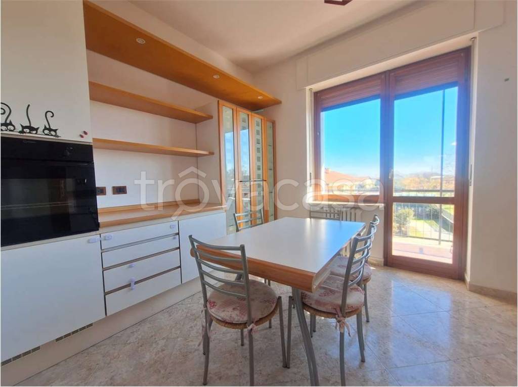 appartamento in affitto a Ciriè in zona Devesi