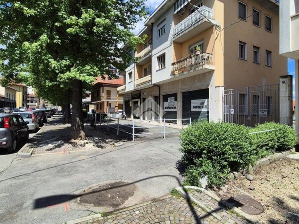 negozio in affitto a Ciriè