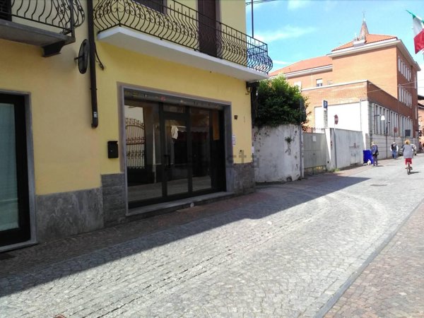 locale commerciale in affitto a Ciriè