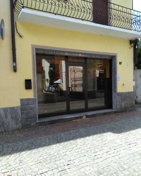 negozio in affitto a Ciriè