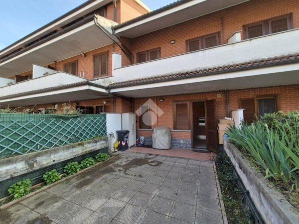 casa indipendente in affitto a Ciriè in zona Devesi