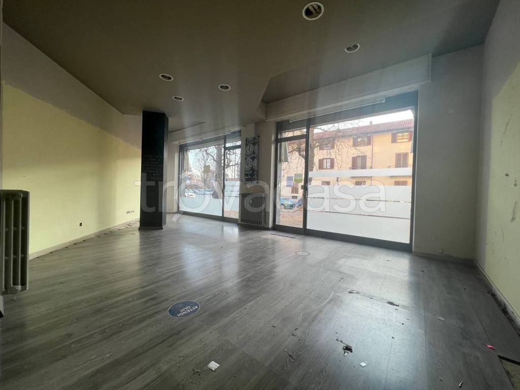 negozio in affitto a Ciriè