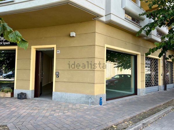 locale commerciale in affitto a Ciriè in zona Devesi