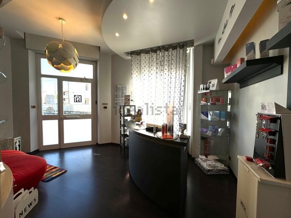 locale commerciale in affitto a Collegno in zona Leumann
