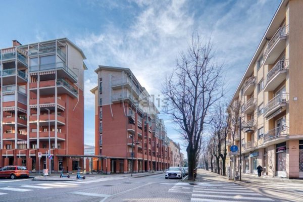 locale commerciale in affitto a Collegno
