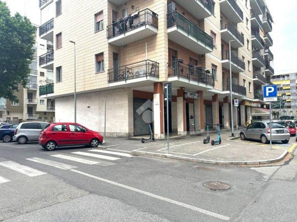 negozio in affitto a Collegno
